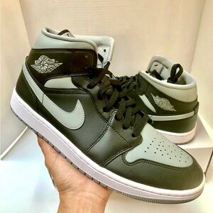 Nike Air Jordan 1 Mid Shadow Sz 12Wm BQ6472 007